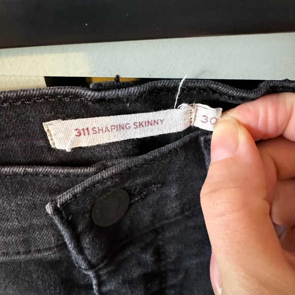 30L Levi’s 311 Shaping Skinny - Picture 3 of 5